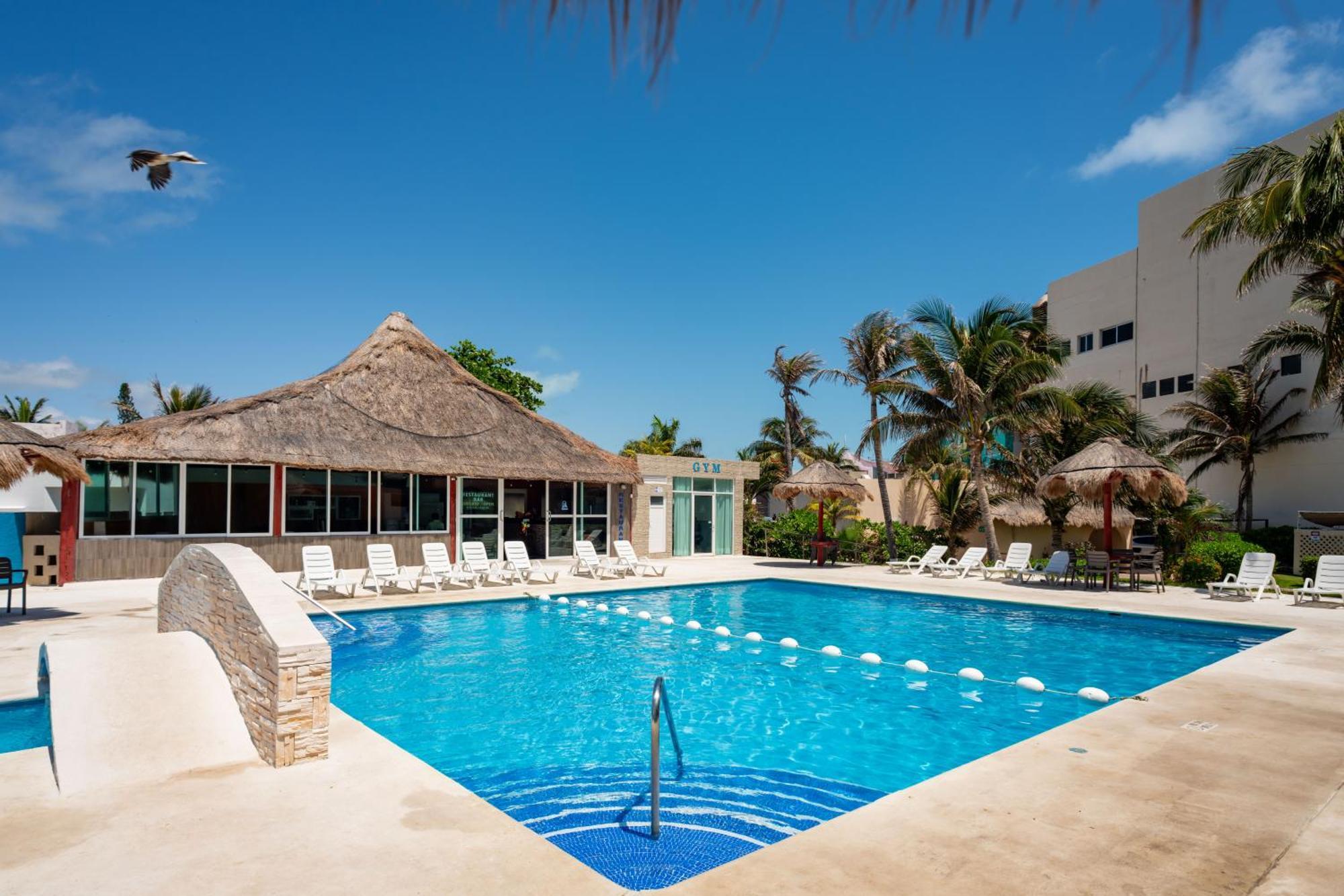 Beachfront At Salvia Apartahotel Cancún