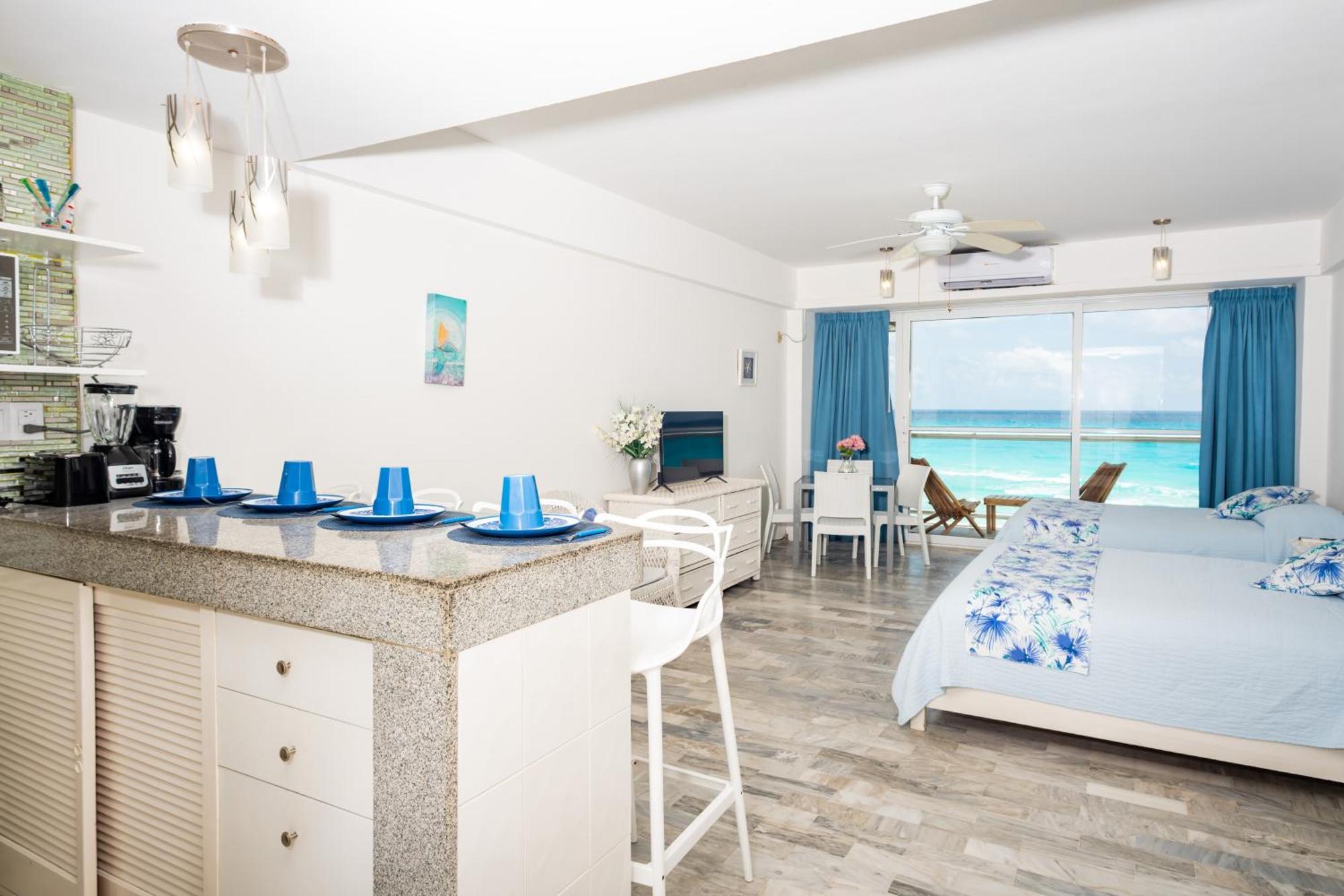 Beachfront At Salvia Cancún