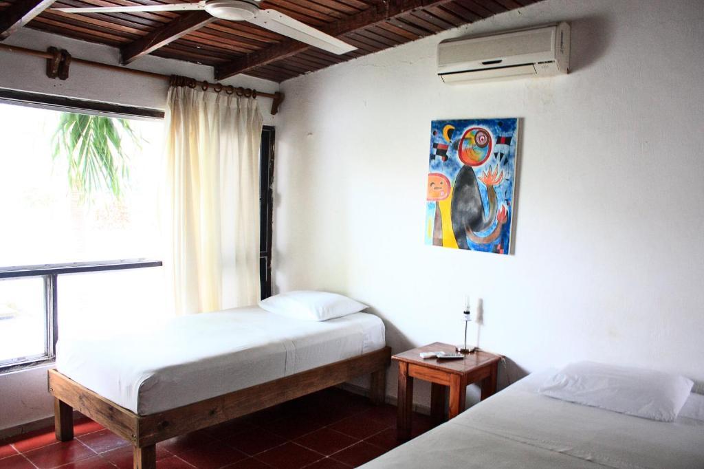 Hostal Haina *