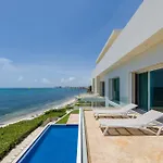 Villa Punta Sam - Beachfront Luxury Villa