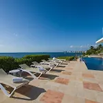 Villa Punta Sam - Beachfront Luxury Villa