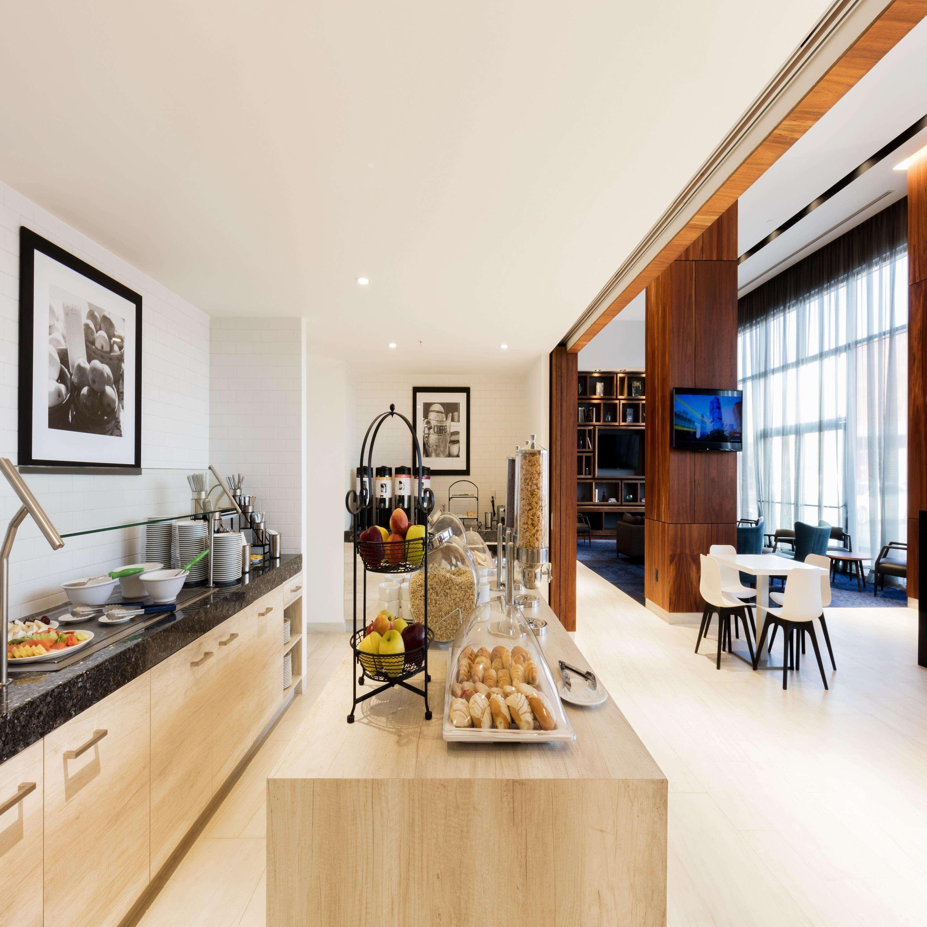 Hampton By Hilton Cumbres Cancún