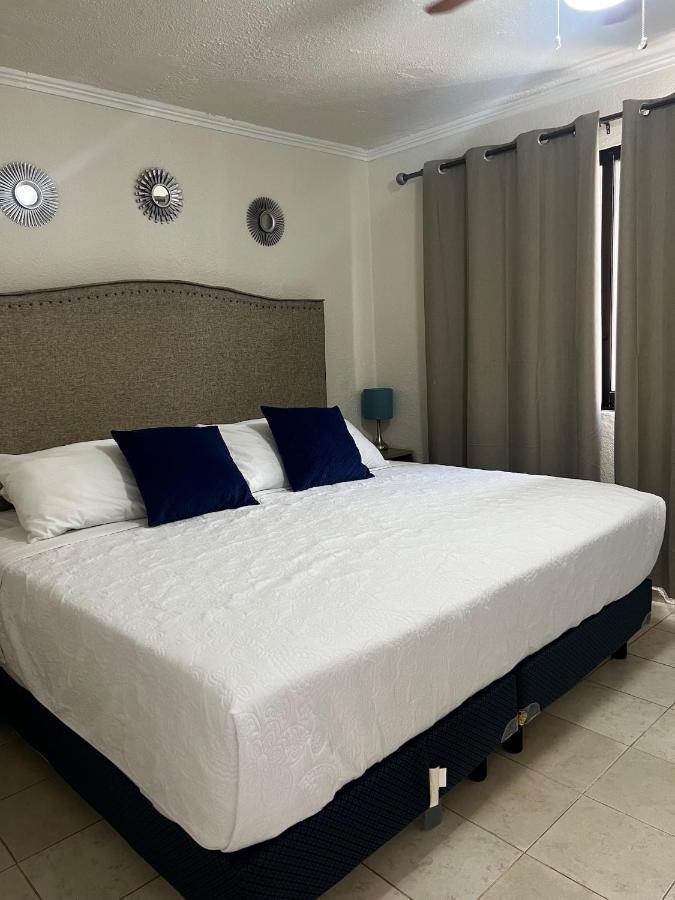 Apartamento Zone, Beachfront 2 Bedroom - Prime Location *
