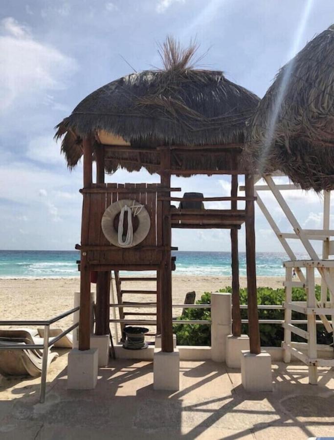 Zone, Beachfront 2 Bedroom - Prime Location * Cancún