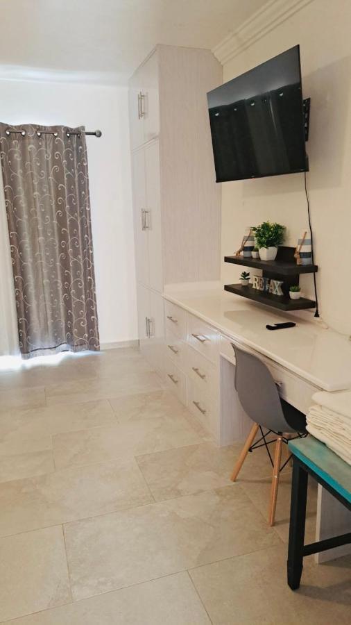 Zone, Beachfront 2 Bedroom - Prime Location *