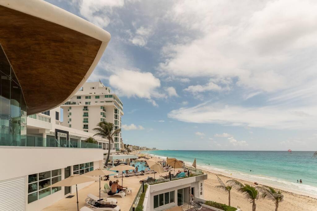 Ocean Front 2c, New Listing Apartamento