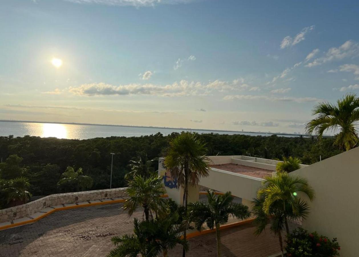 Solymar Apartment *