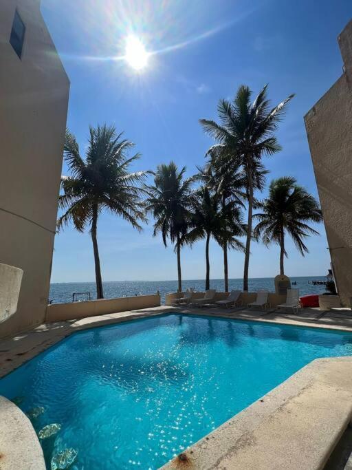 Apartamento Luxurious Beachfront Getaway With Panoramic Views - Book Today *