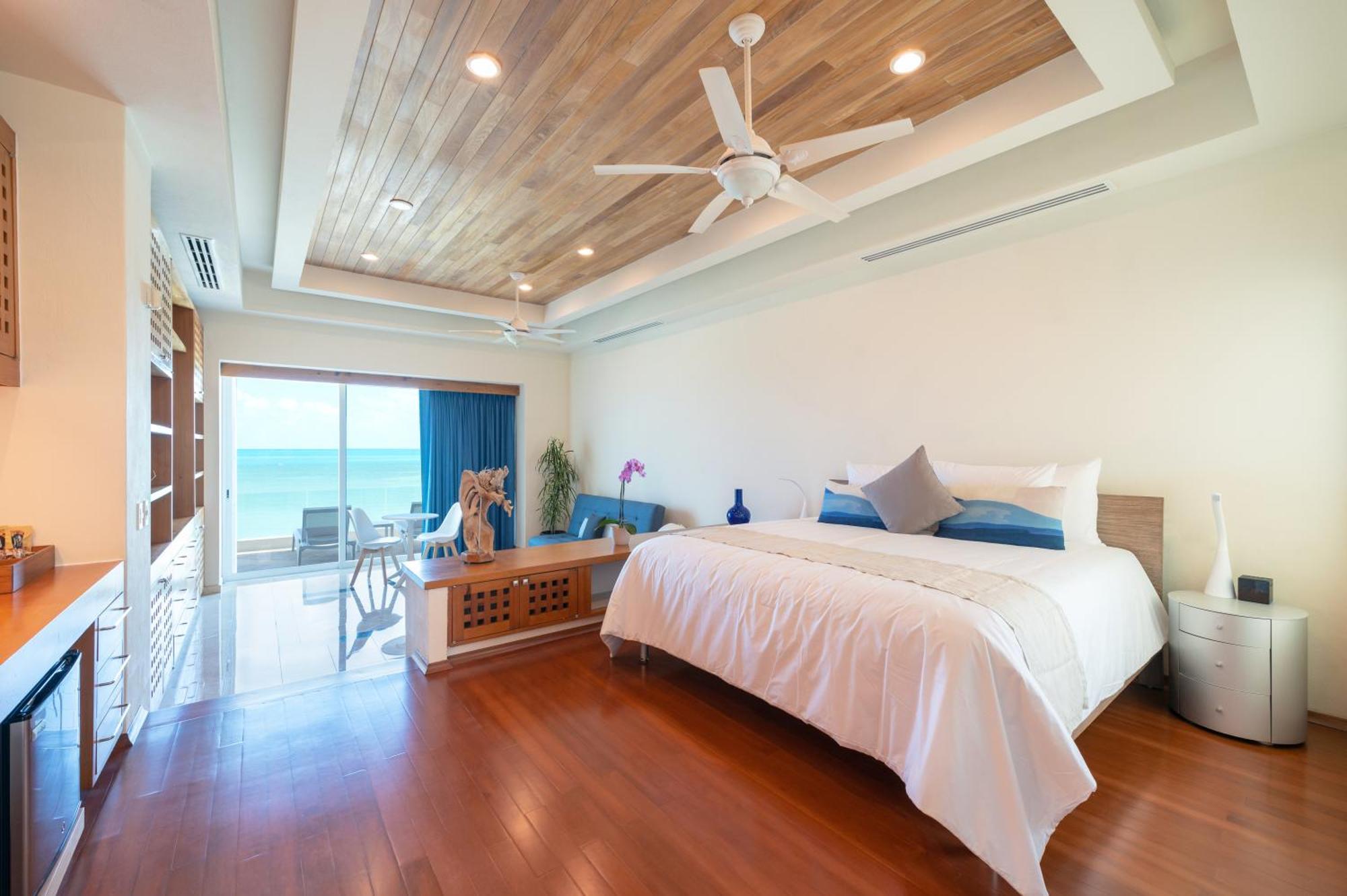 Punta Sam - Beachfront Luxury * Cancún