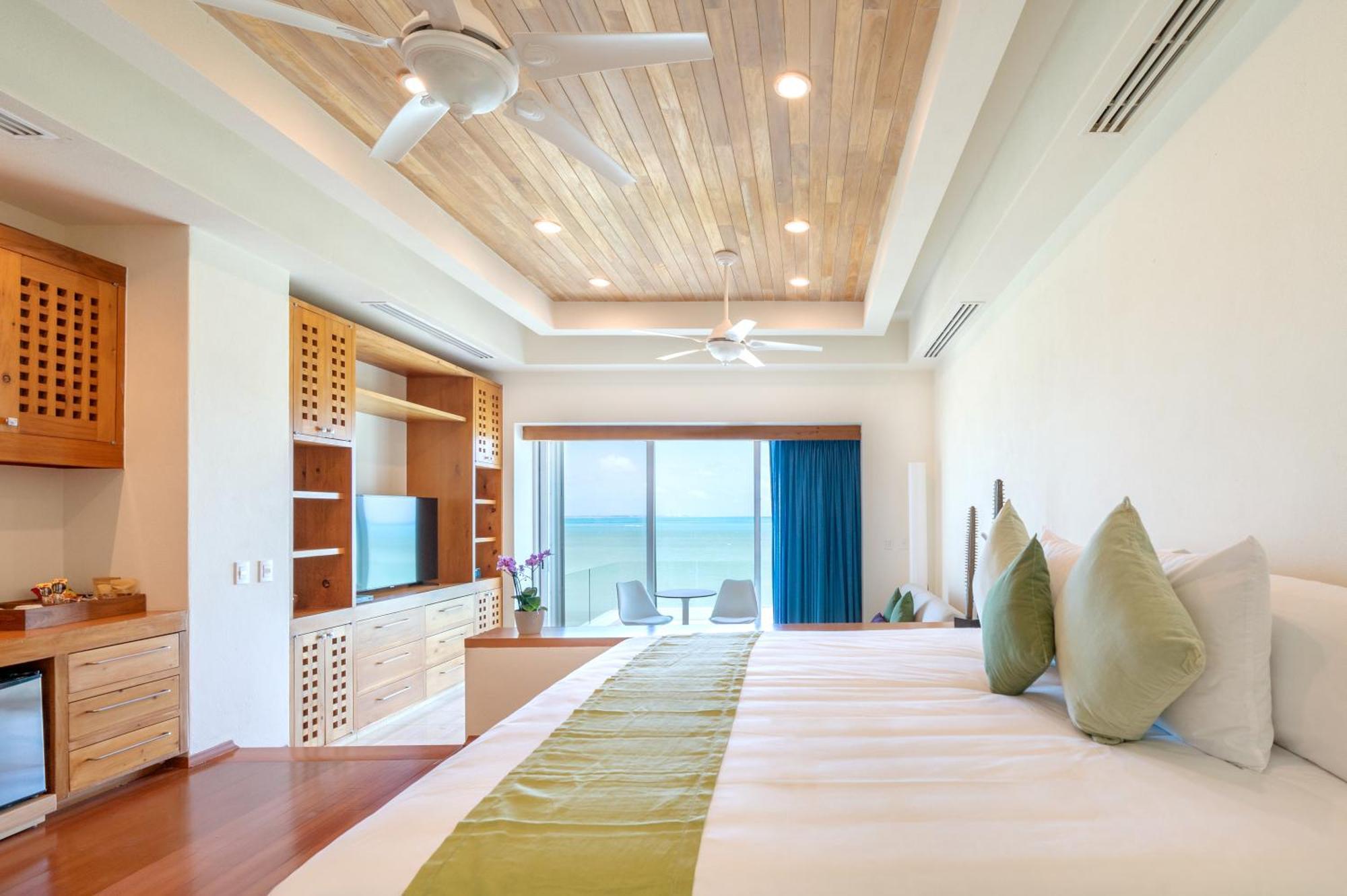 Punta Sam - Beachfront Luxury Villa *
