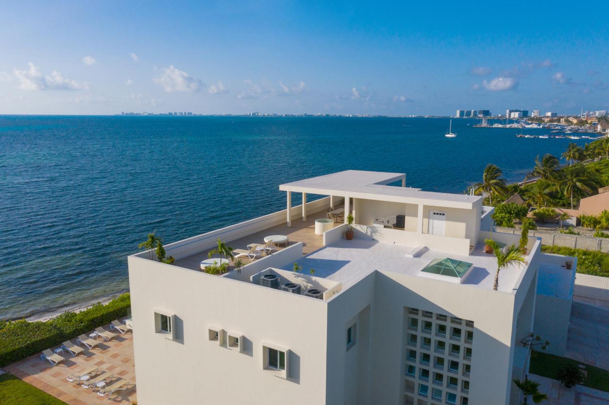 Punta Sam - Beachfront Luxury Villa Cancún