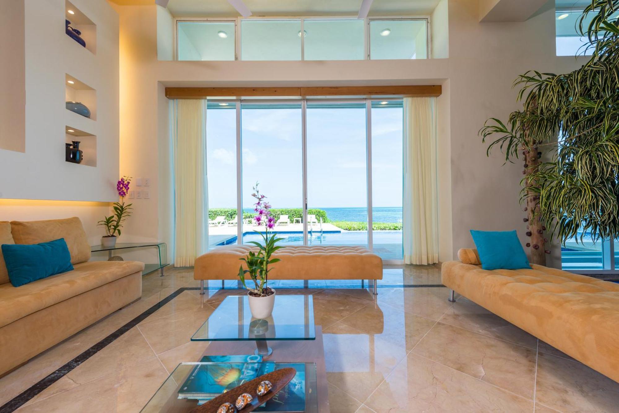 Villa Punta Sam - Beachfront Luxury *