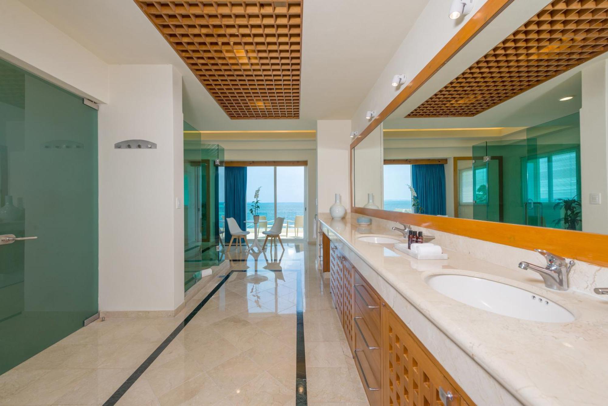 Punta Sam - Beachfront Luxury Villa *