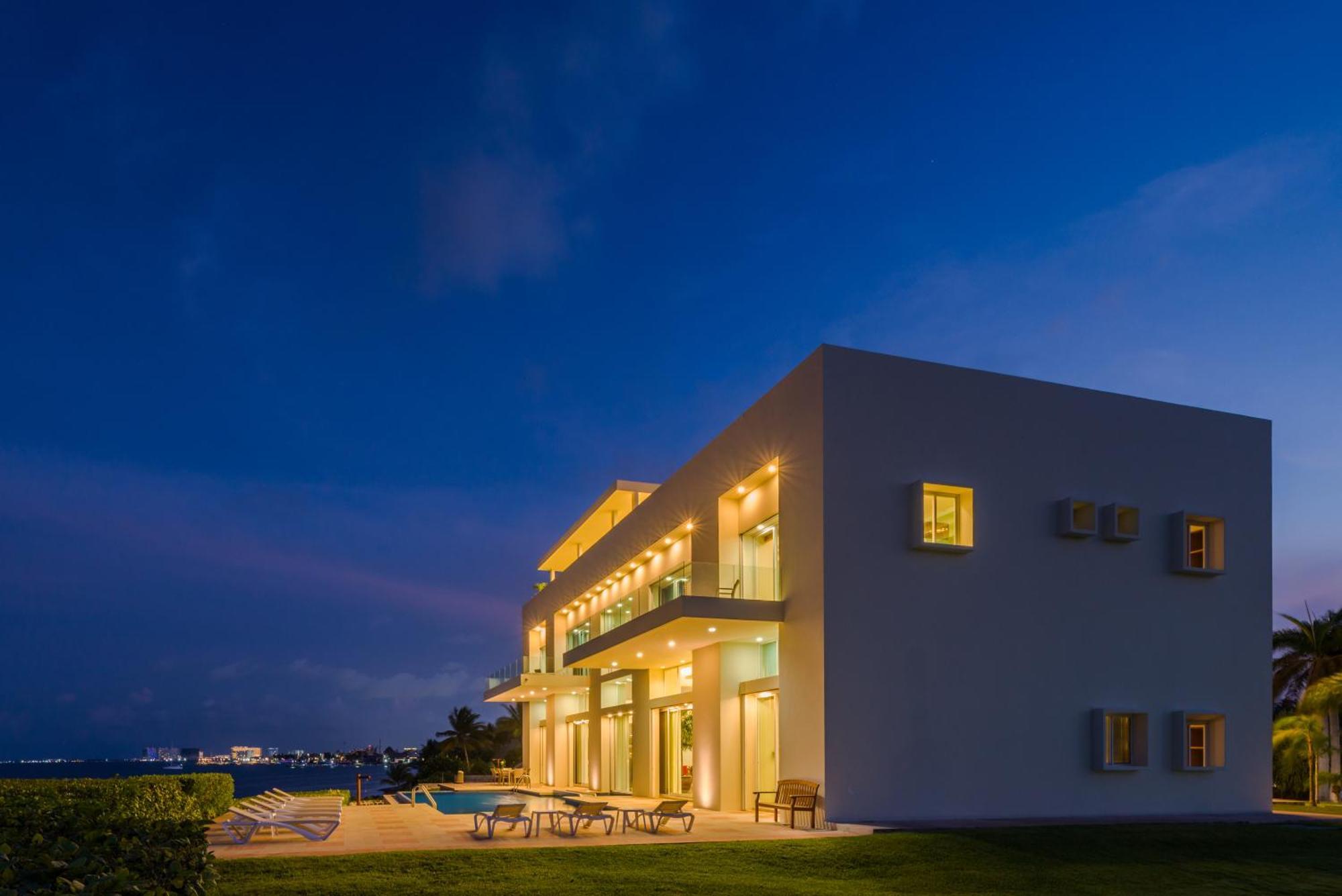 Punta Sam - Beachfront Luxury Villa *