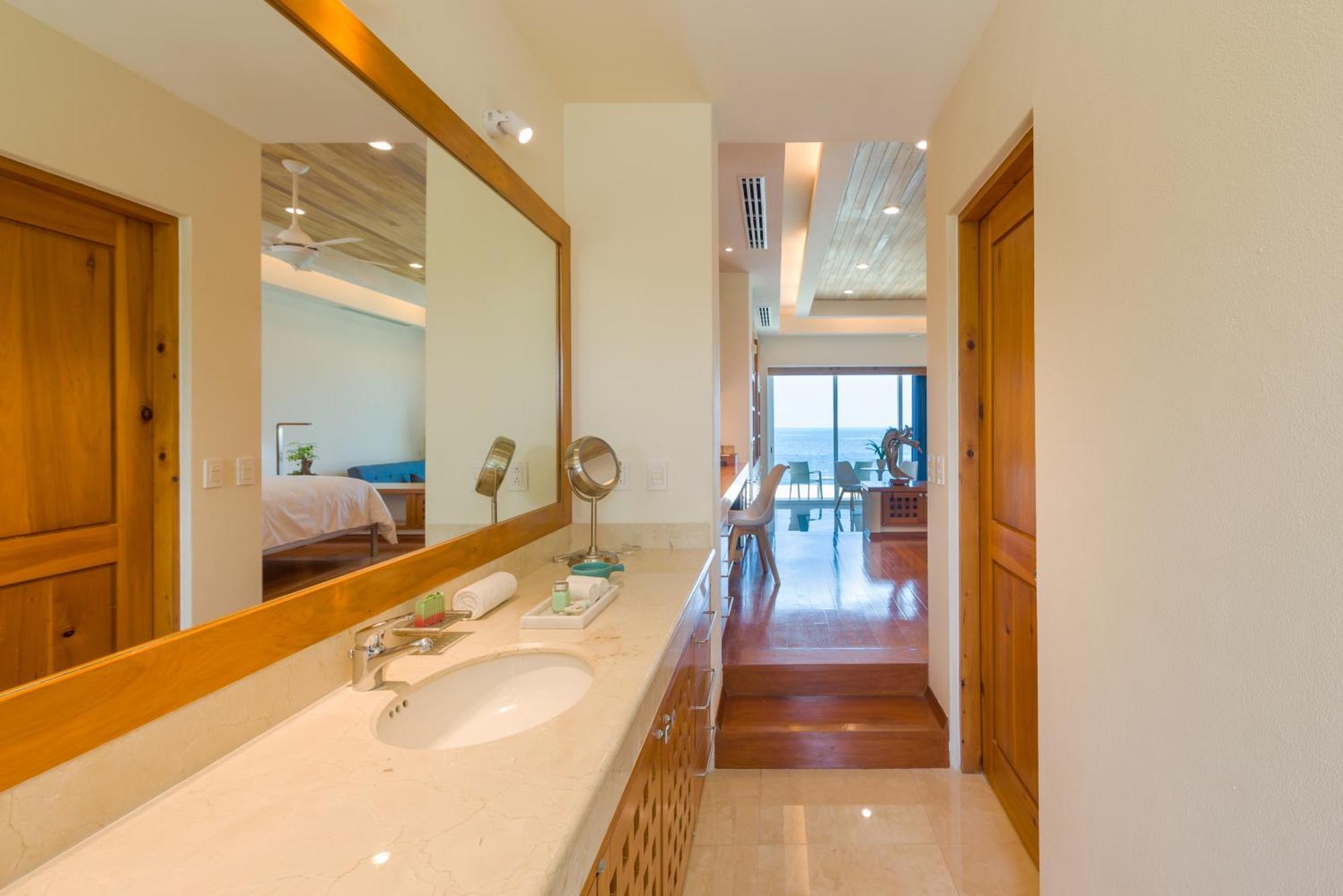 Punta Sam - Beachfront Luxury *