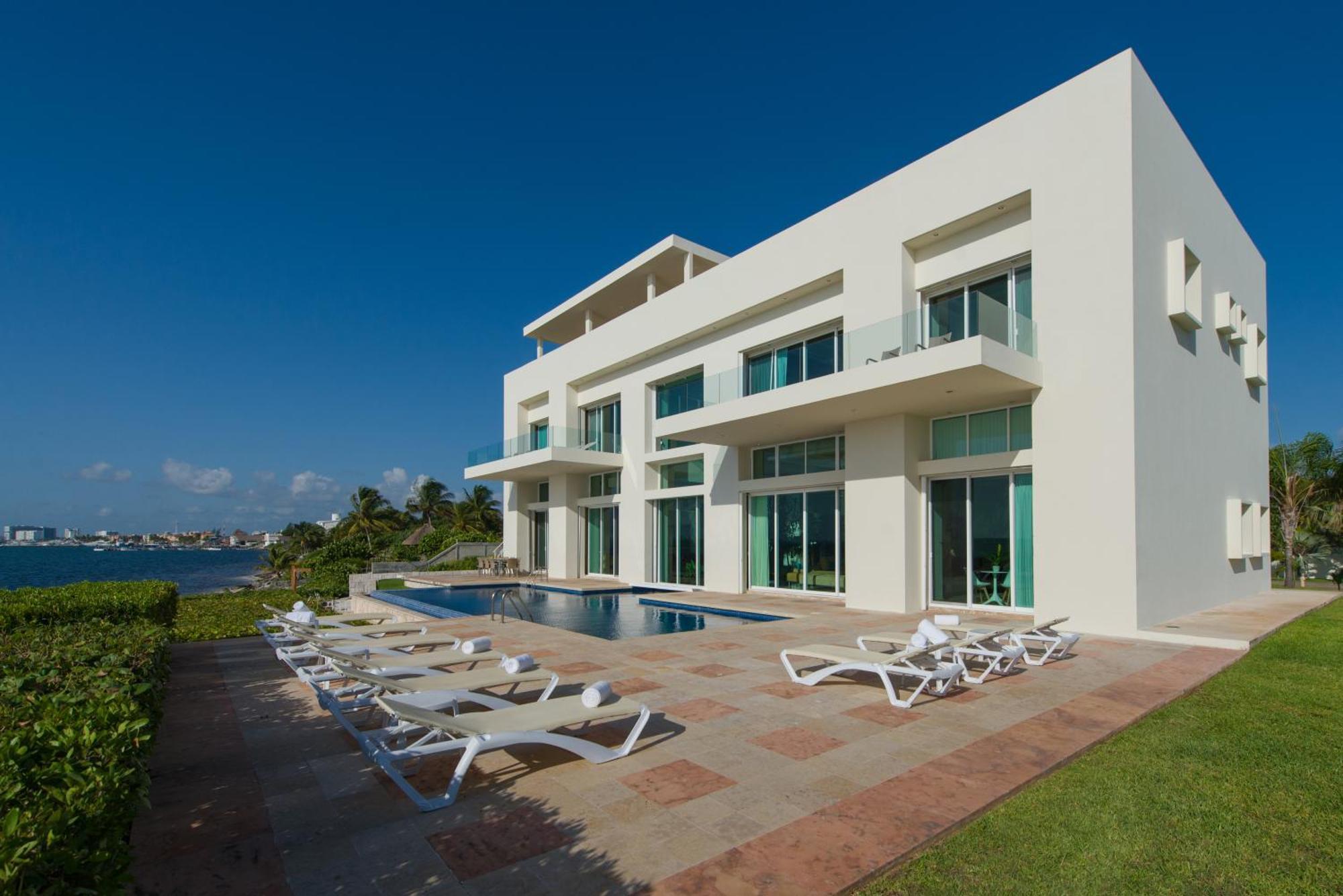 Punta Sam - Beachfront Luxury