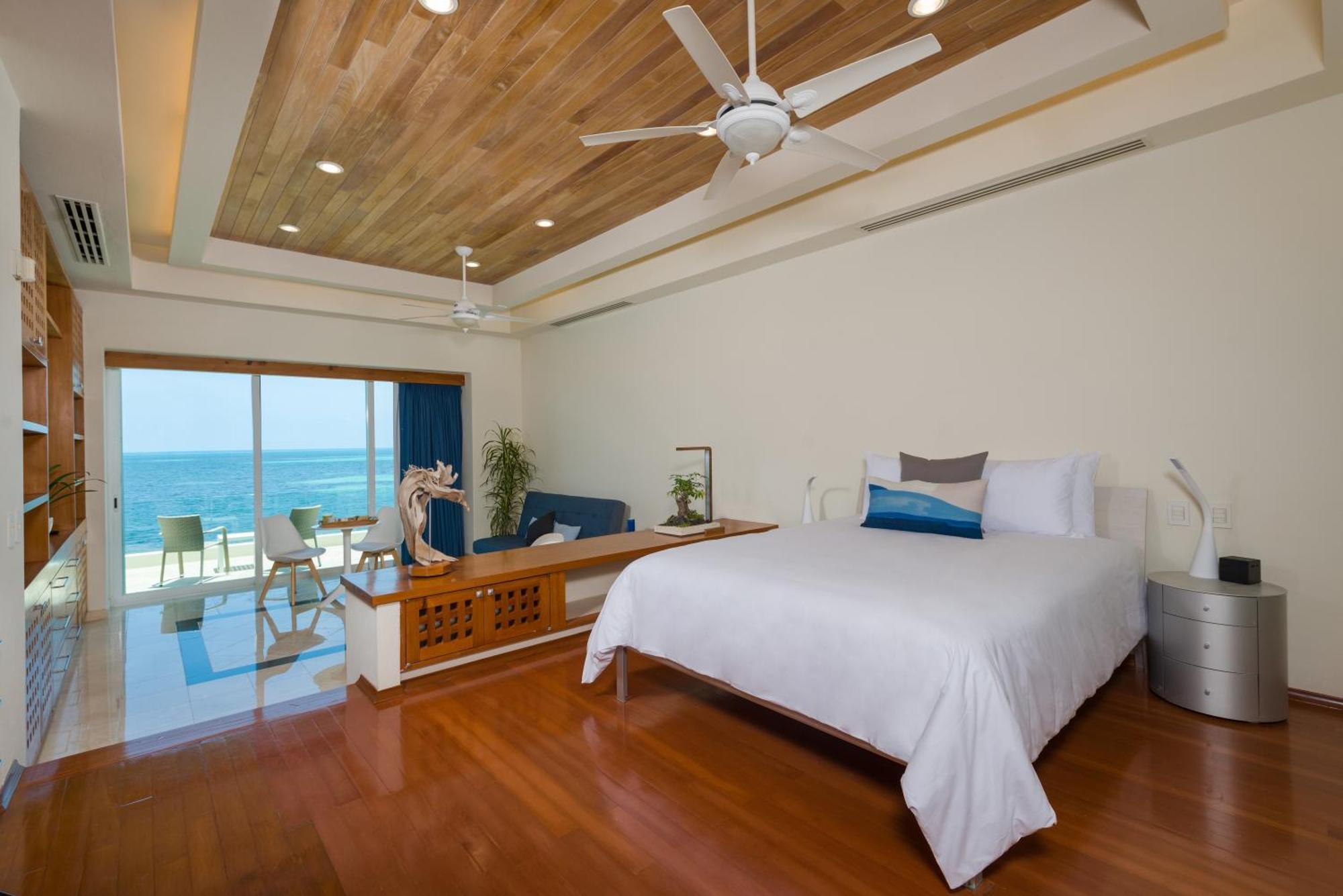 Punta Sam - Beachfront Luxury Villa *