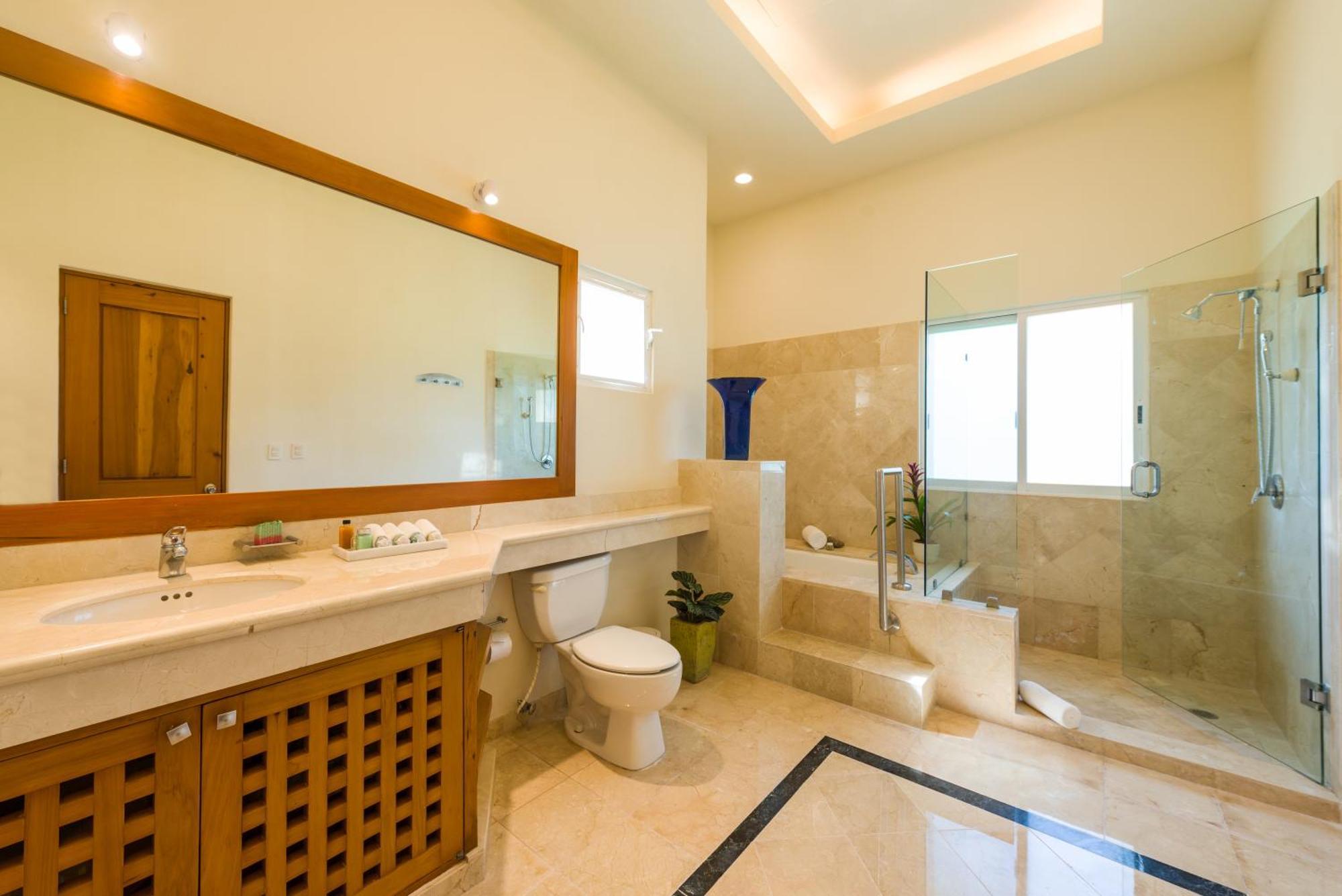 Punta Sam - Beachfront Luxury Villa Cancún