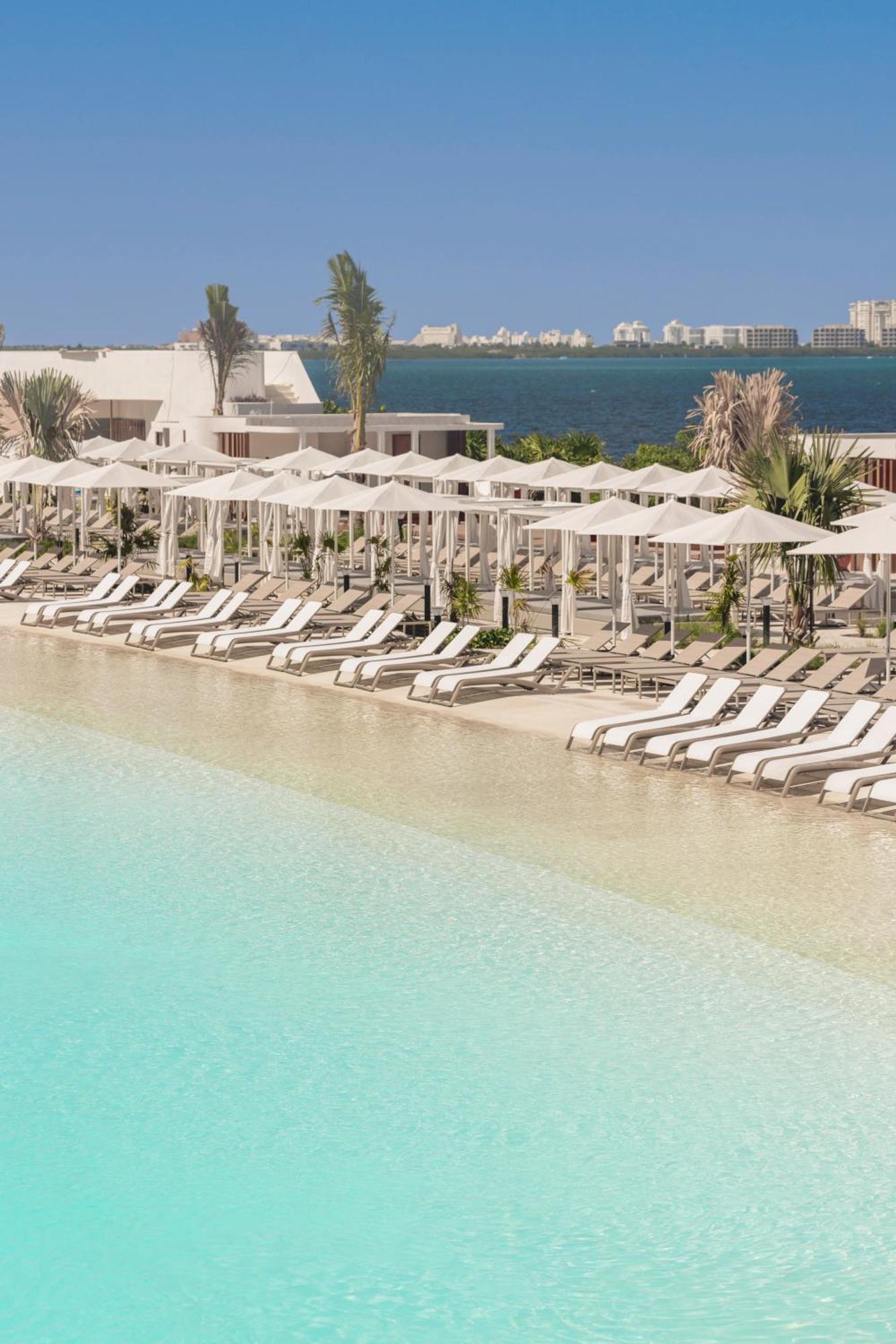 Ava Cancún