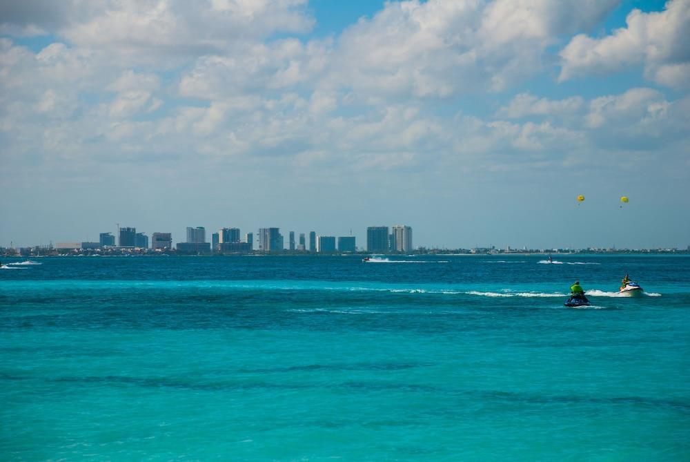 Hotel Selina Laguna Zone Cancún